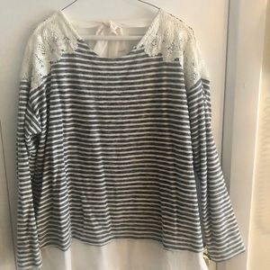 Ladies top with lace trim